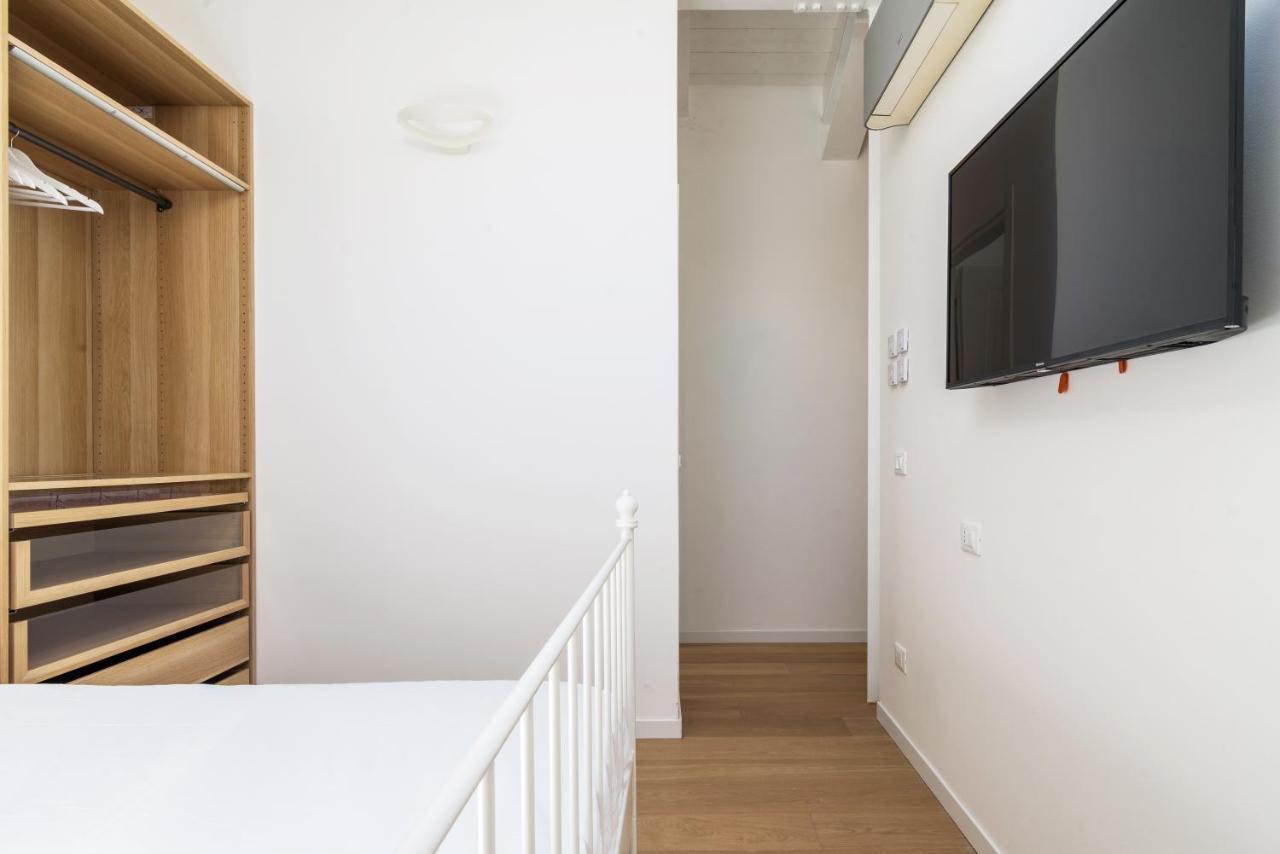 White Navigli Apartment Milan Exterior photo