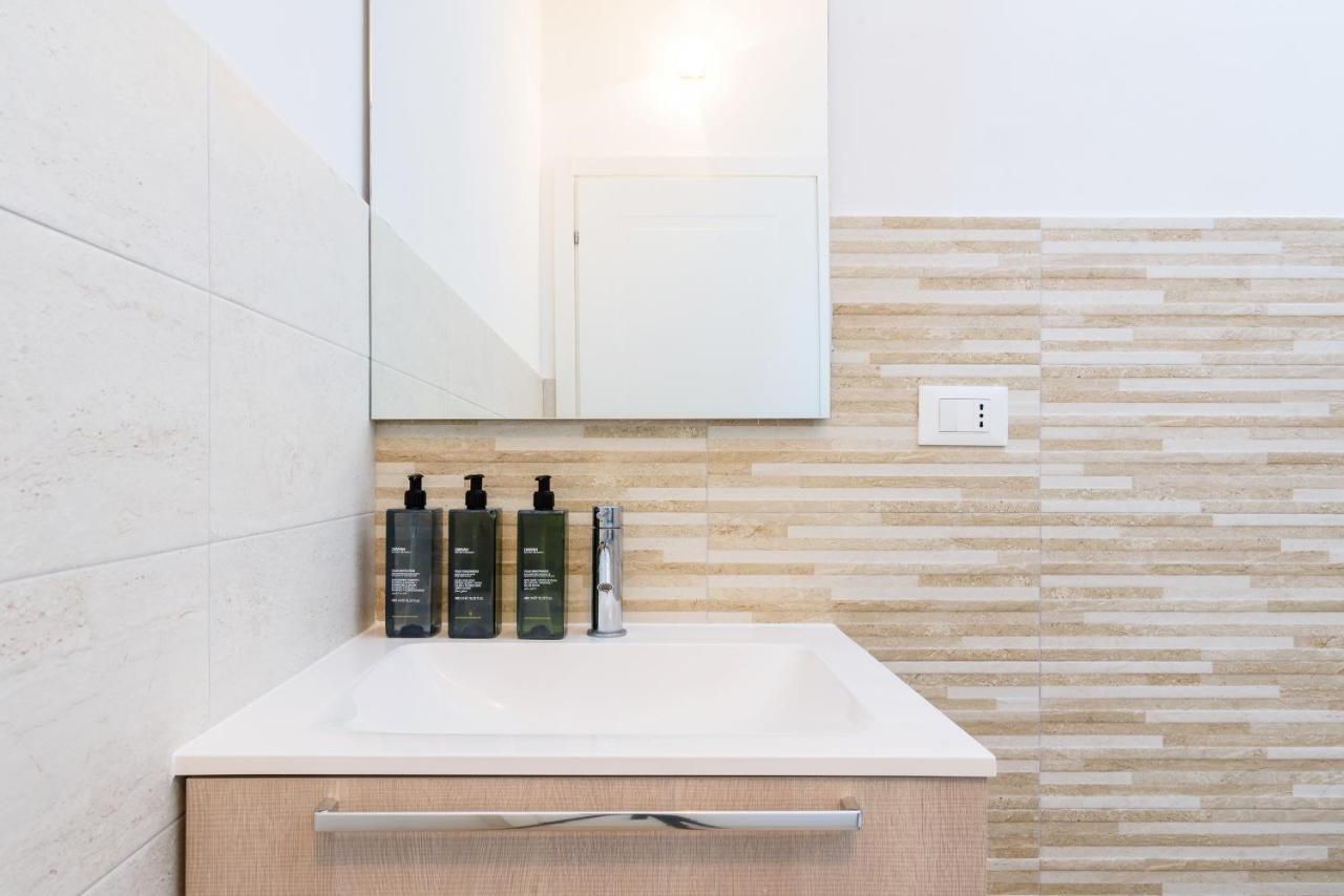 White Navigli Apartment Milan Exterior photo