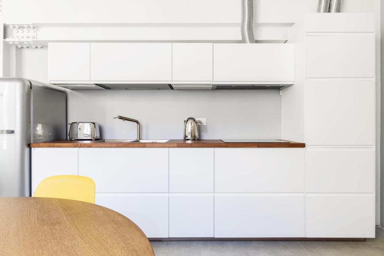 White Navigli Apartment Milan Exterior photo