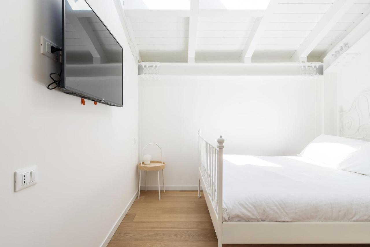 White Navigli Apartment Milan Exterior photo